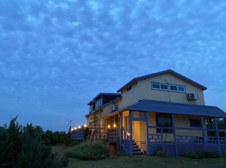Warang Guesthouse Jeju by Eksteriør bilde